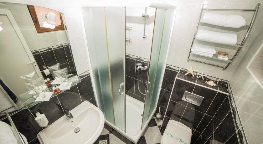 Баошичи: Hotel Fiammanti
