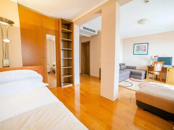 Петровац: Hotel Petrovac