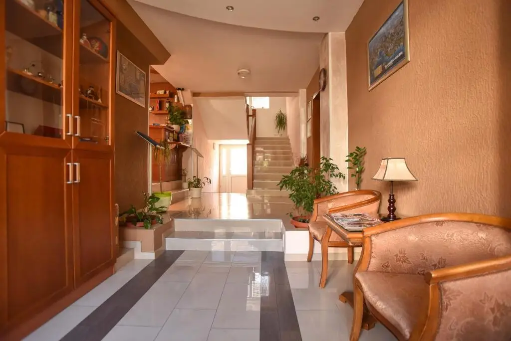 Будва: Hotel Mena