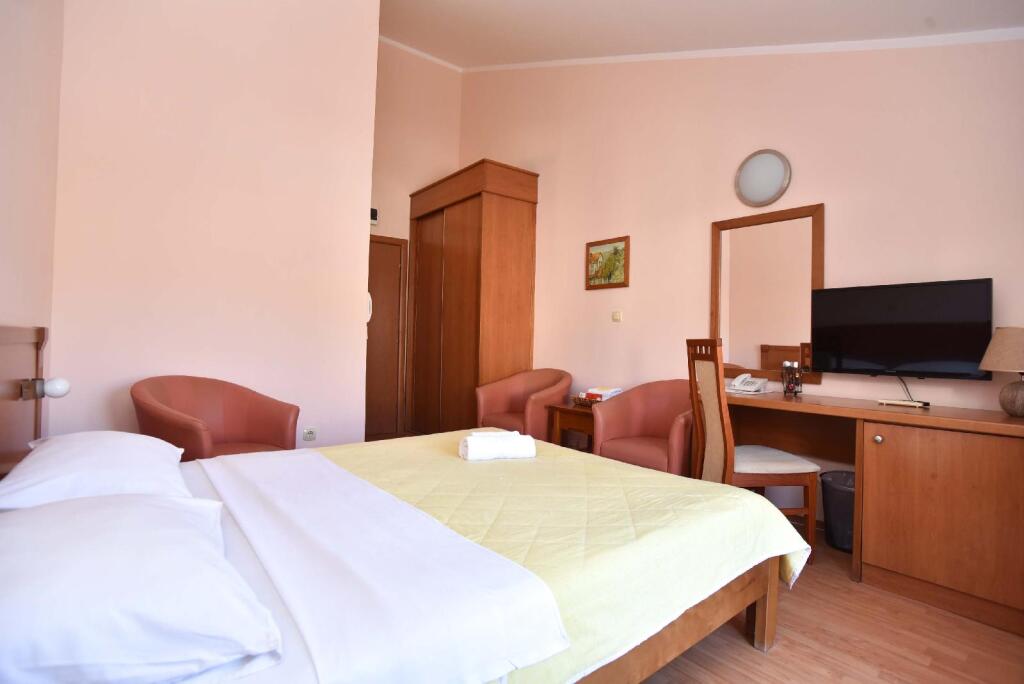 Будва: Hotel Mena