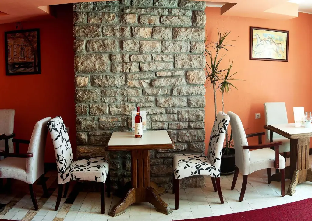 Петровац: Hotel Djuric
