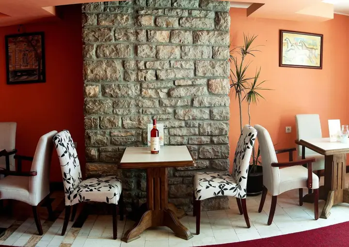 Петровац: Hotel Djuric