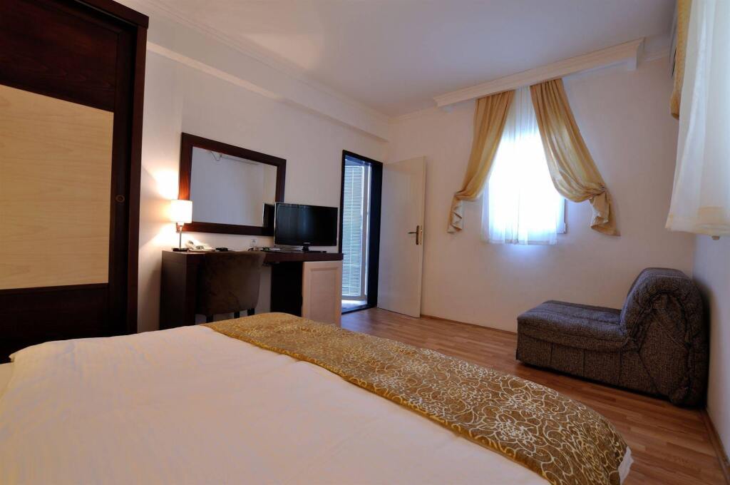 Петровац: Hotel Djuric