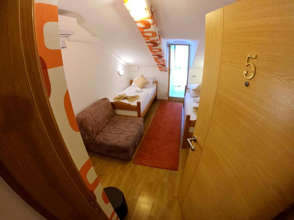 Доброта: Hotel Bokeljski Dvori