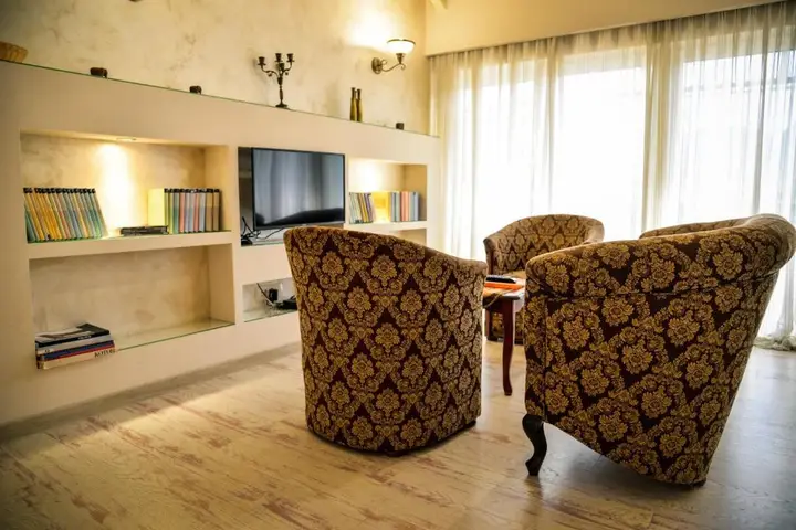 Доброта: Tianis Apartments