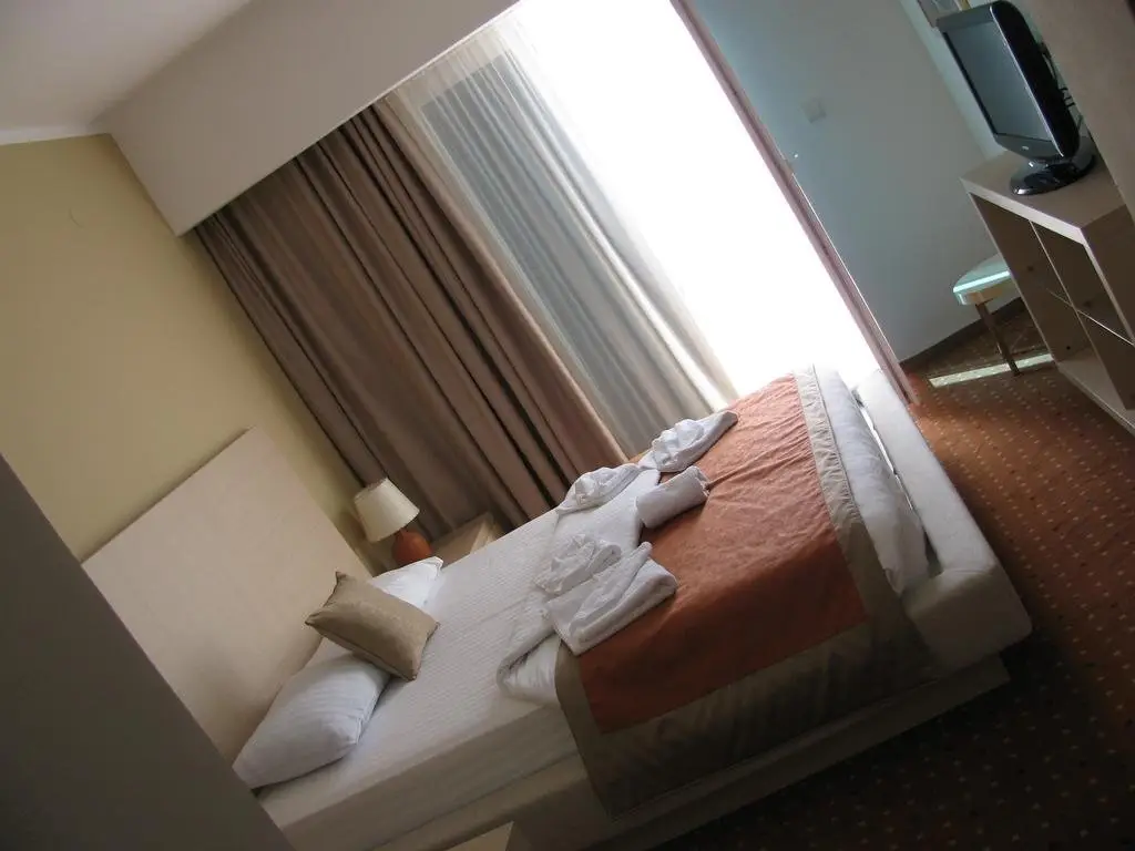 Тиват: Hotel San