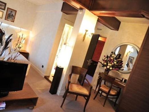 Подгорица: Hotel Knjaz