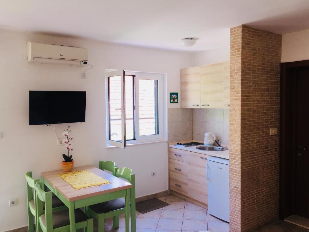Херцег-Нови: Apartments Milicevic