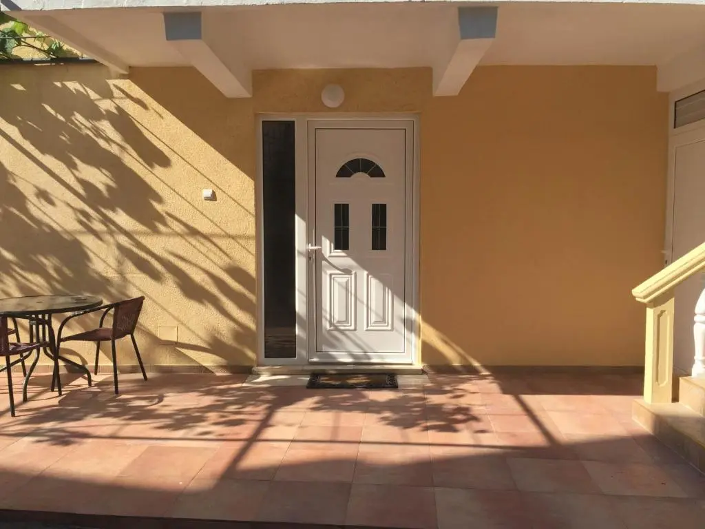 Свети-Стефан: Apartments Vila Andja