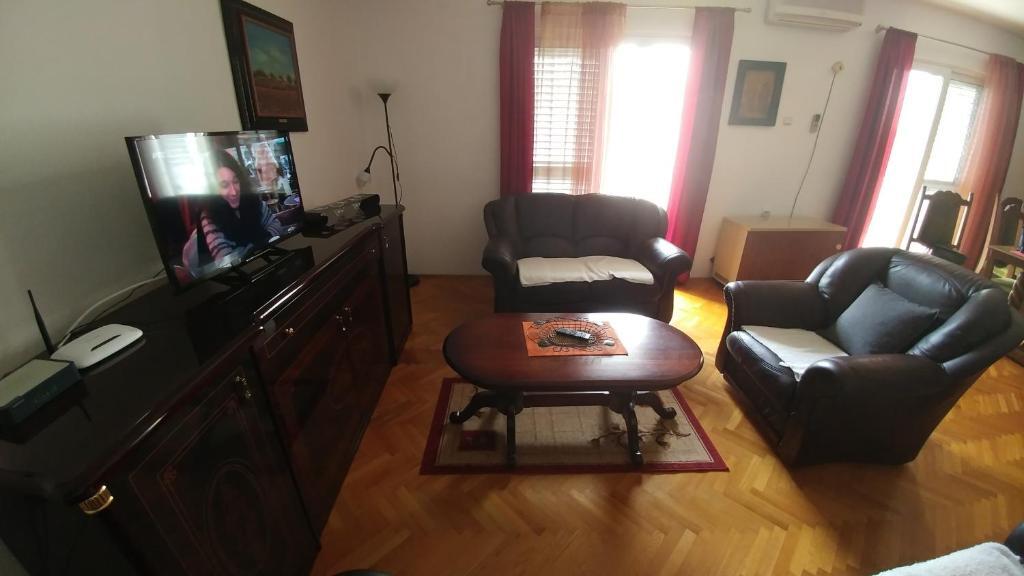Свети-Стефан: Apartments Vila Andja