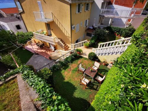 Свети-Стефан: Apartments Vila Andja