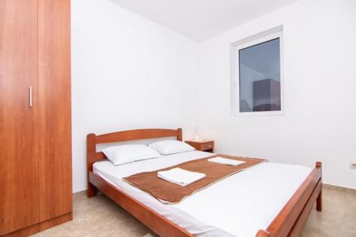 Деновичи: Apartments Savić