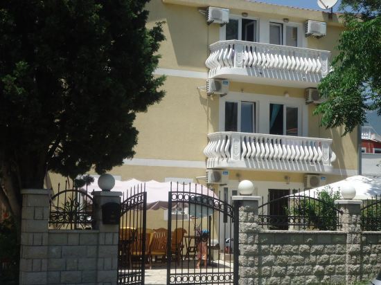 Сутоморе: Apartments Beba Zalad
