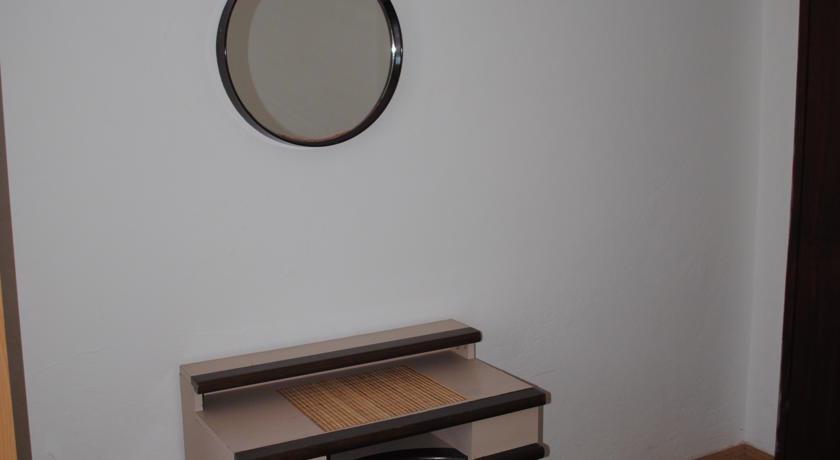 Свети-Стефан: Apartments Sorele Sanković