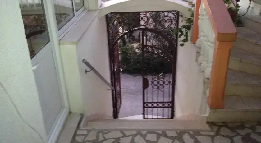Будва: Apartments and Rooms Vujacic
