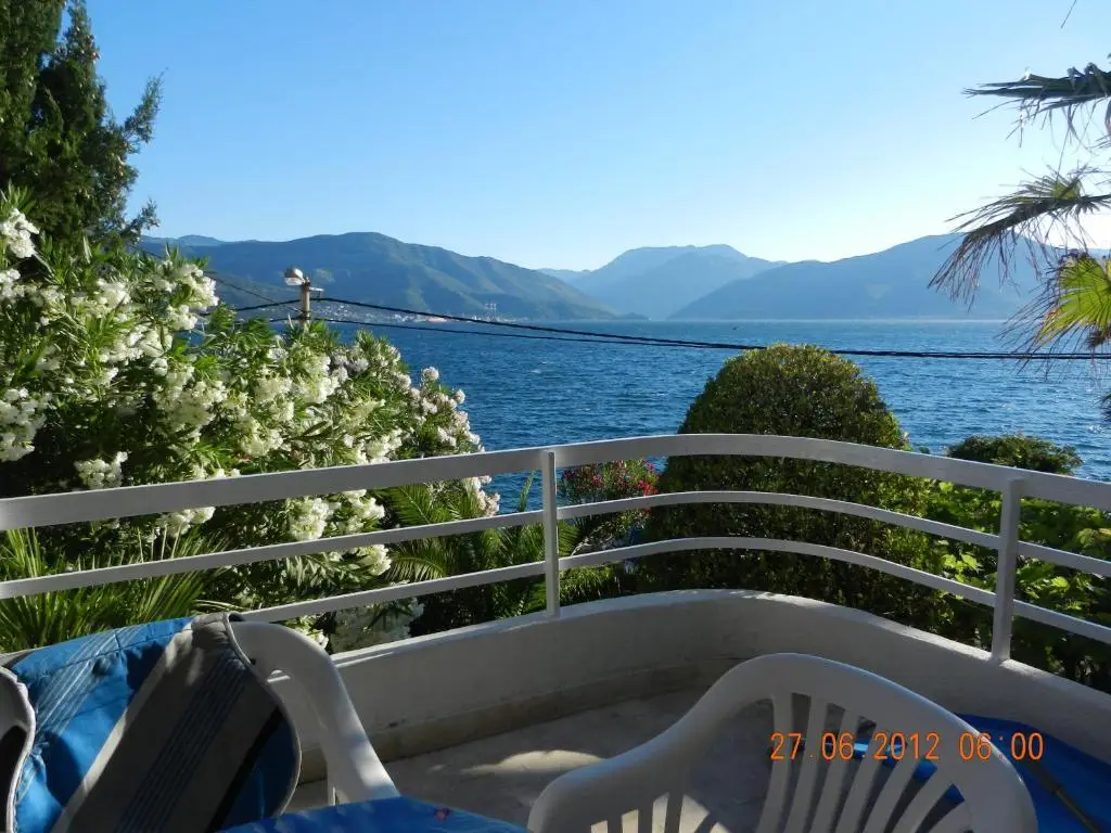 Крашичи: Apartments Sino More