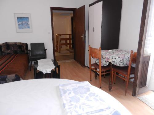 Крашичи: Apartments Sino More