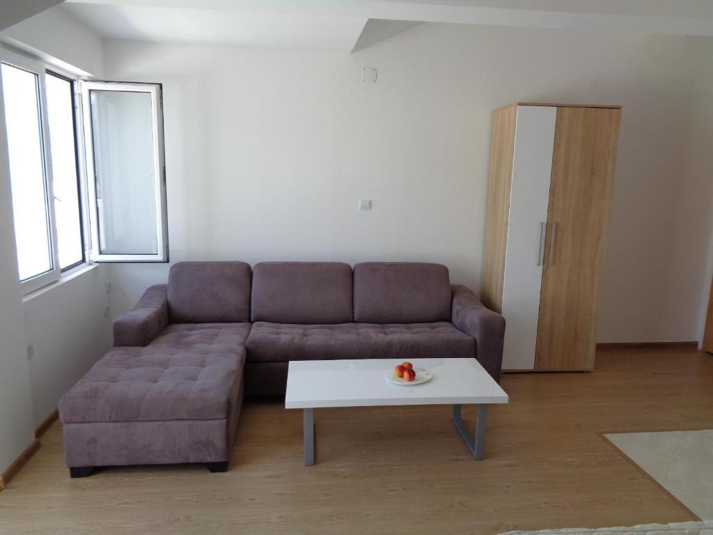 Деновичи: Larissa Sunrise Apartment