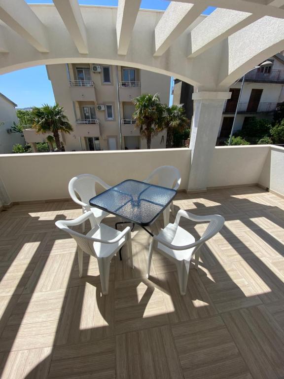 Бар: Guesthouse Civovic