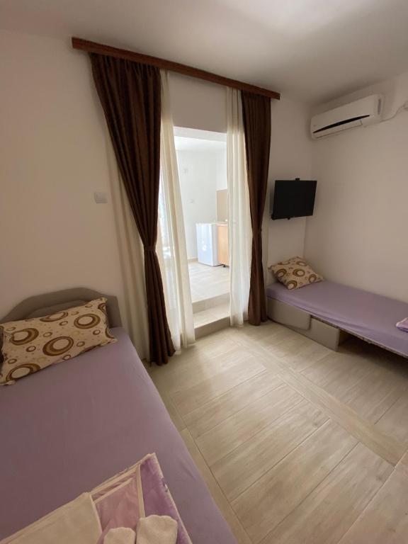 Бар: Guesthouse Civovic