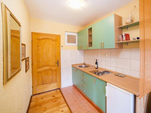 Петровац: Apartmani Simic