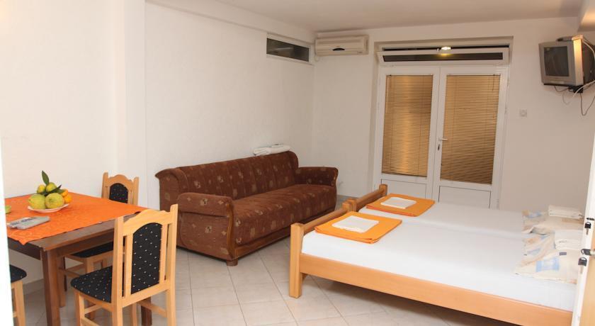 Бечичи: Apartments Andrija
