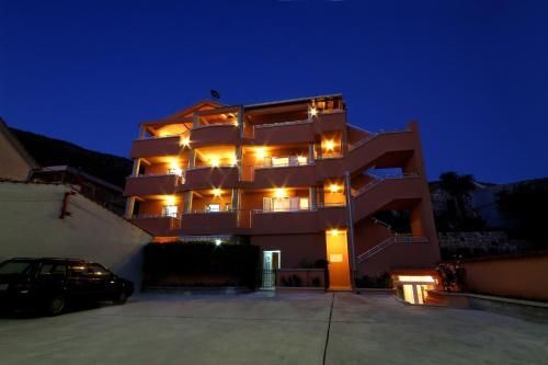 Будва: Apartments Fjondra