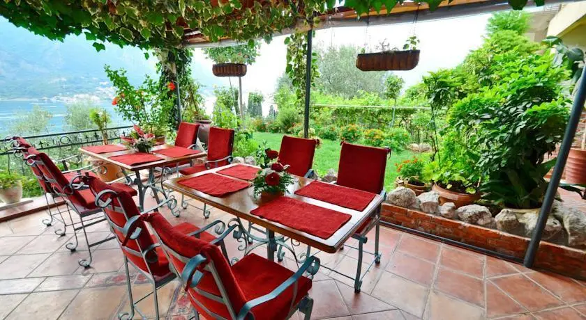Доброта: Apartments Villa Dobrota