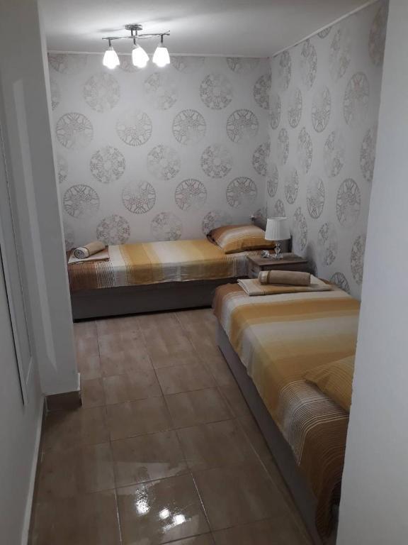 Доброта: Vicky Apartments