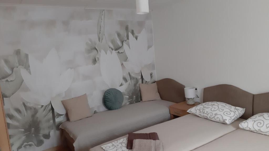 Доброта: Vicky Apartments