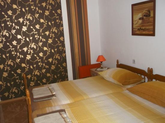 Доброта: Vicky Apartments