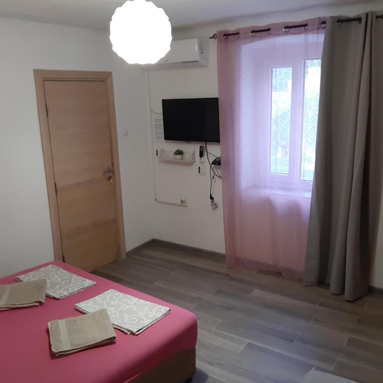 Доброта: Vicky Apartments