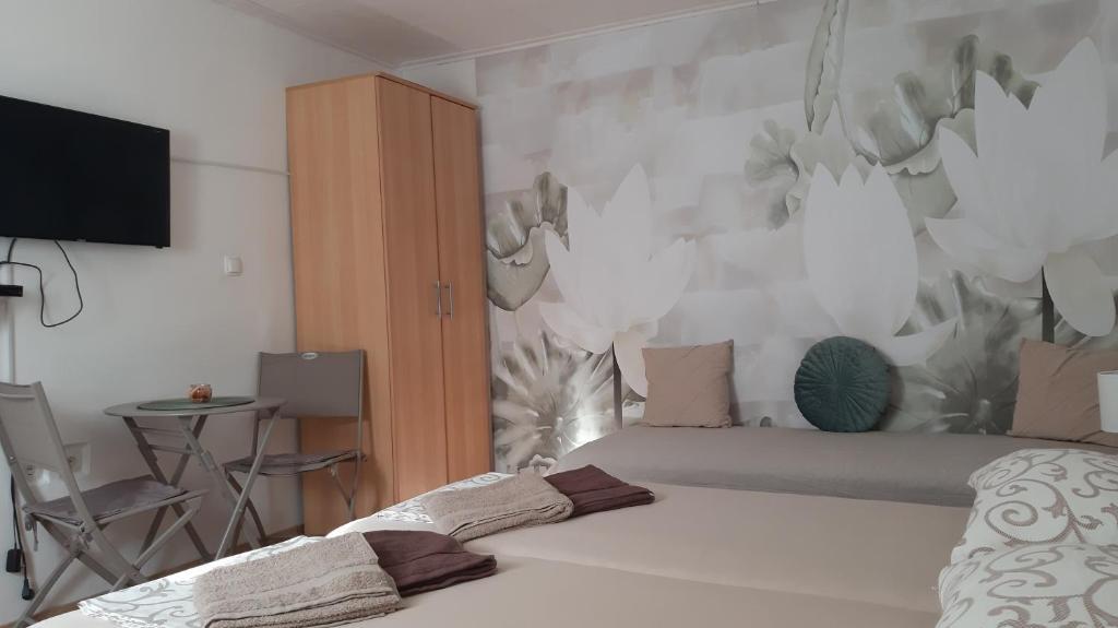 Доброта: Vicky Apartments