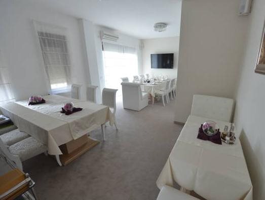 Будва: Hotel Princ