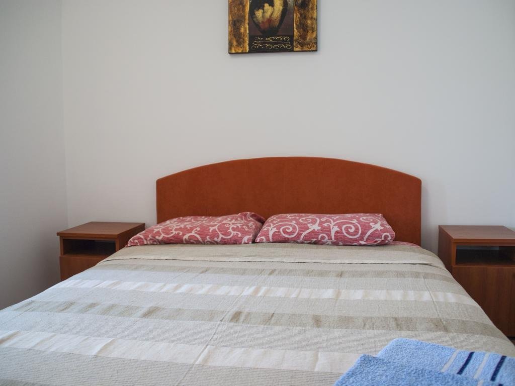 Бусат: Axenia Hotel