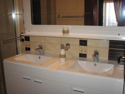 Свети-Стефан: Apartments Leut