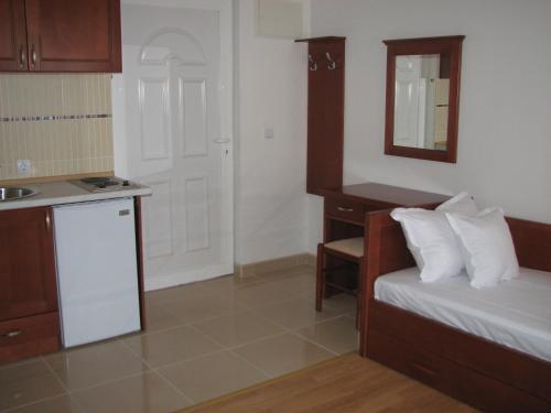 Свети-Стефан: Apartments Leut