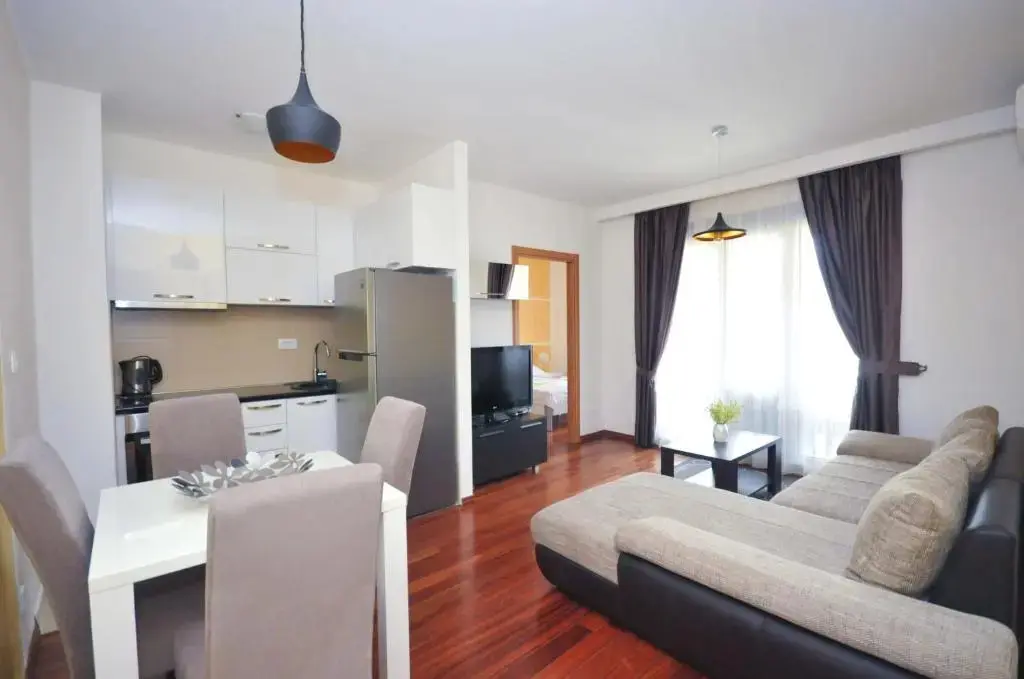 Петровац: Seaside Apartments Petrovac
