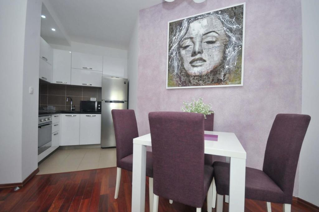 Петровац: Seaside Apartments Petrovac
