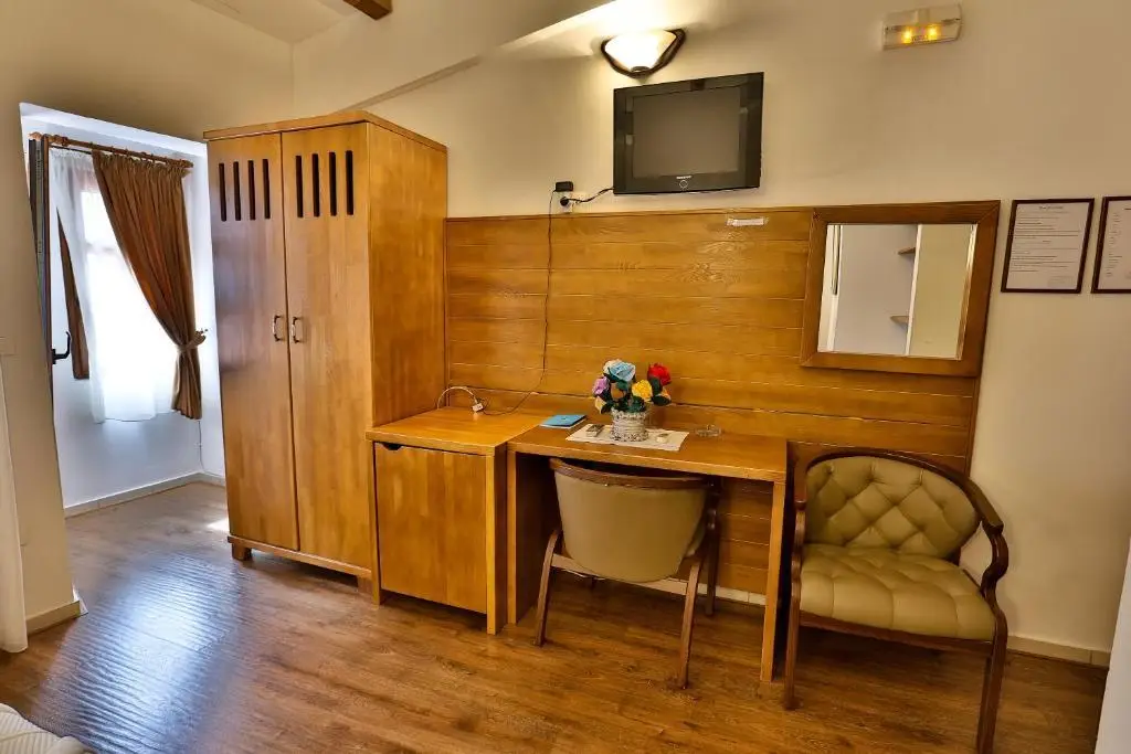 Бар: Guest House Kula