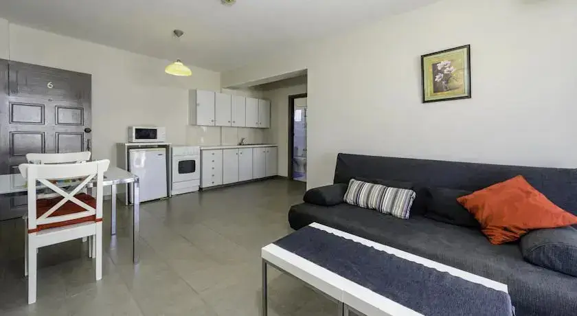 Айя-Напа: Ayia Napa Suites