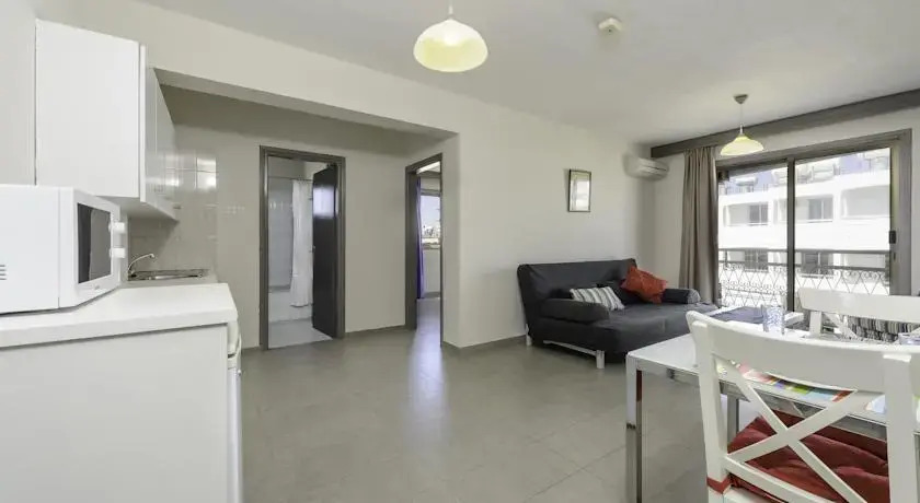 Айя-Напа: Ayia Napa Suites