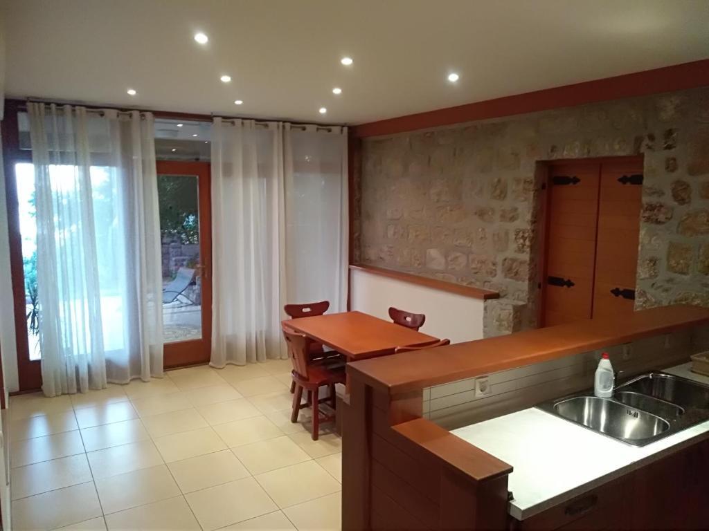 Будва: Apartments Villa Čučuk