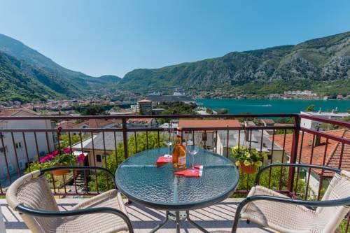 Доброта: Apartments Feniks