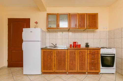 Доброта: Apartments Feniks