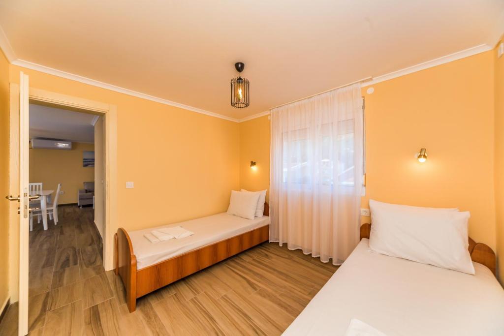 Сутоморе: Apartments and Rooms Sole Mar