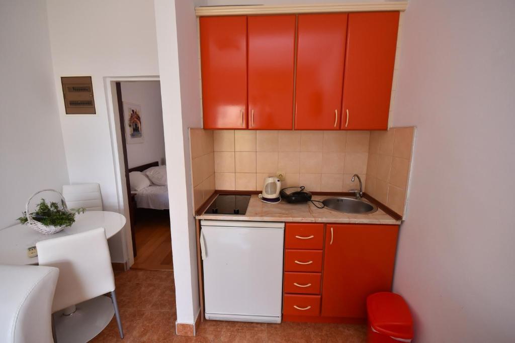 Херцег-Нови: Nikic Apartments