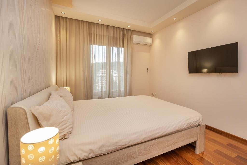 Подгорица: Apartments Athos