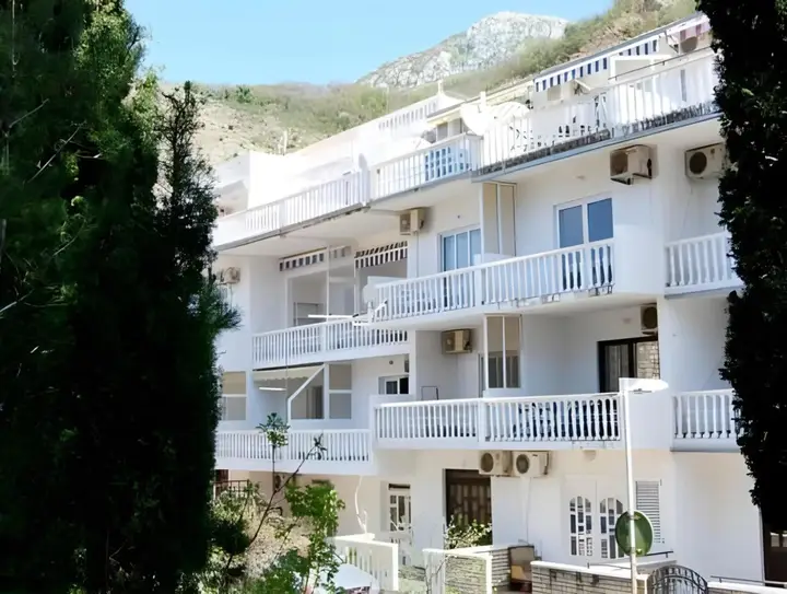 Свети-Стефан: Villa Nikola Kentera