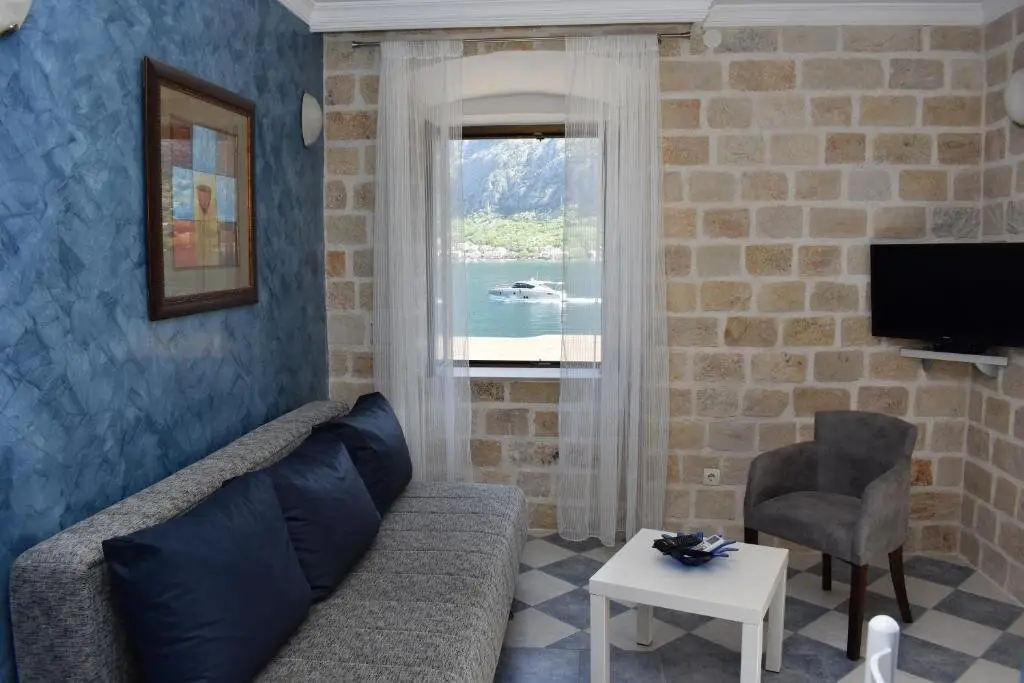 Доброта: Lanterna Apartments